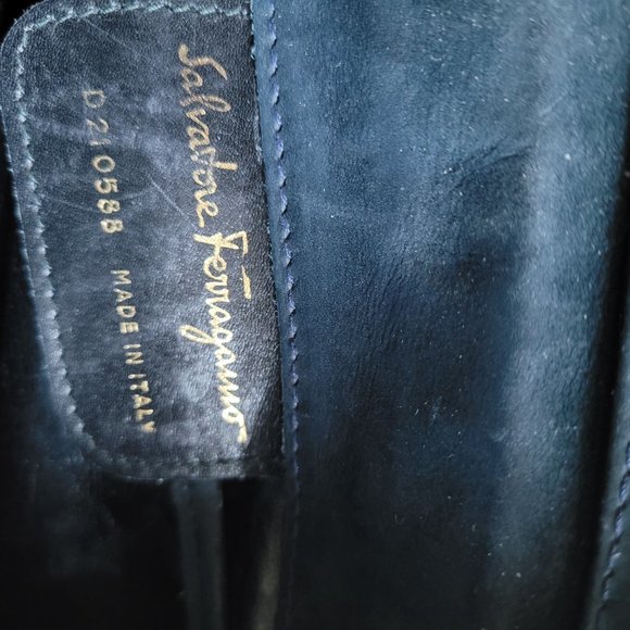 Vintage Salvatore Ferragamo Vara Purse - Picture 5 of 5